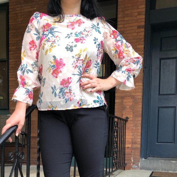 Floral Loft Blouse with Gold - Picture 4 of 11